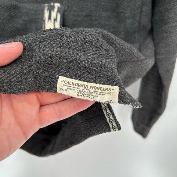 Third & Army Pullover Long Sleeve Hoodie Sweatshirt Grey NWT Large - Picture 7 of 9